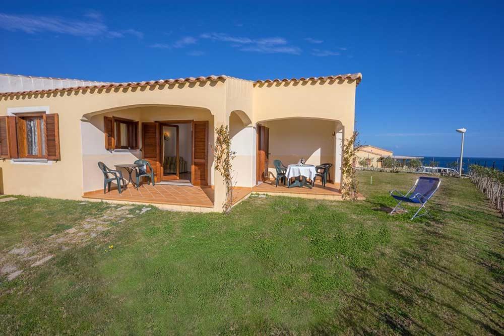 Residence Baia Sant Anna Con Piscina Tanaunella Bagian luar foto