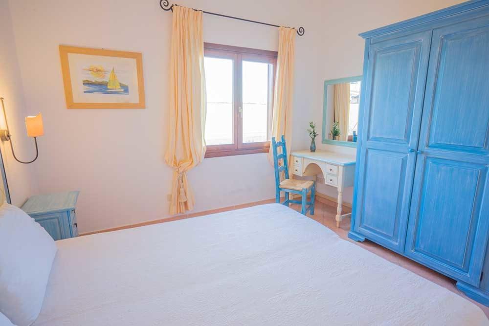 Residence Baia Sant Anna Con Piscina Tanaunella Bagian luar foto